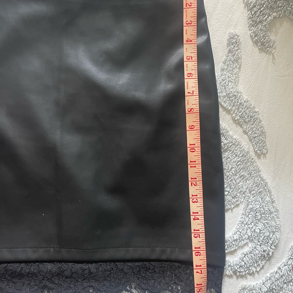 Faux leather midi skirt with lace hem - Picture 4 of 4